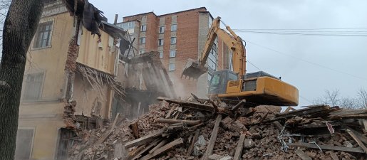 Промышленный снос и демонтаж зданий спецтехникой стоимость услуг и где заказать - Саранск