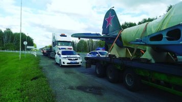 Перевозка спецтехники тралами и низкорамными площадками по РФ и СНГ стоимость услуг и где заказать - Саранск